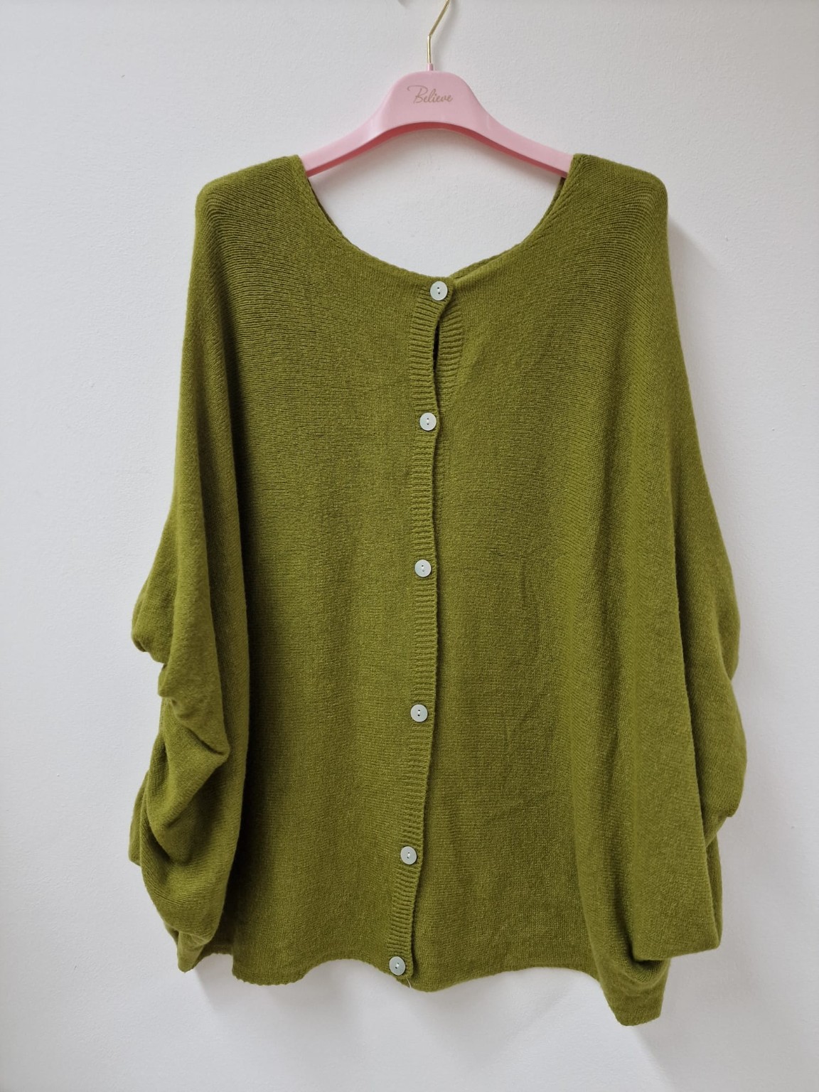Fledermaus-Strickpullover „Button Front“ – mit Knopfleiste & Raffärmeln SJ0099 Made in Italy 36-44