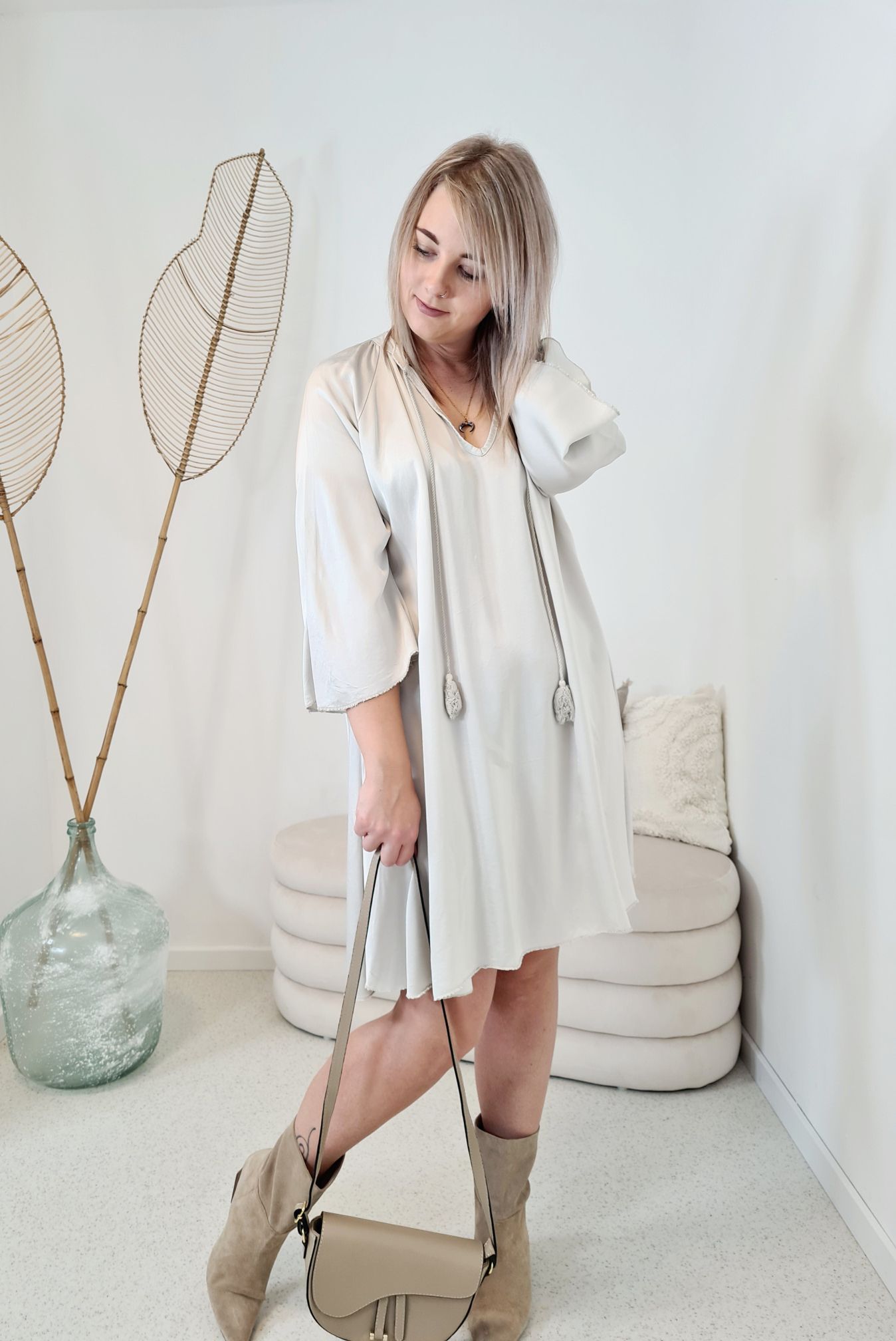 TUNIKAKLEID CARINA CREME 36-42 Satin Optik Kleid Bluse Dress Made in Italy TUNIKAKLEID CARINA CREME 36-42 Satin Optik Kleid Bluse Dress Made in Italy