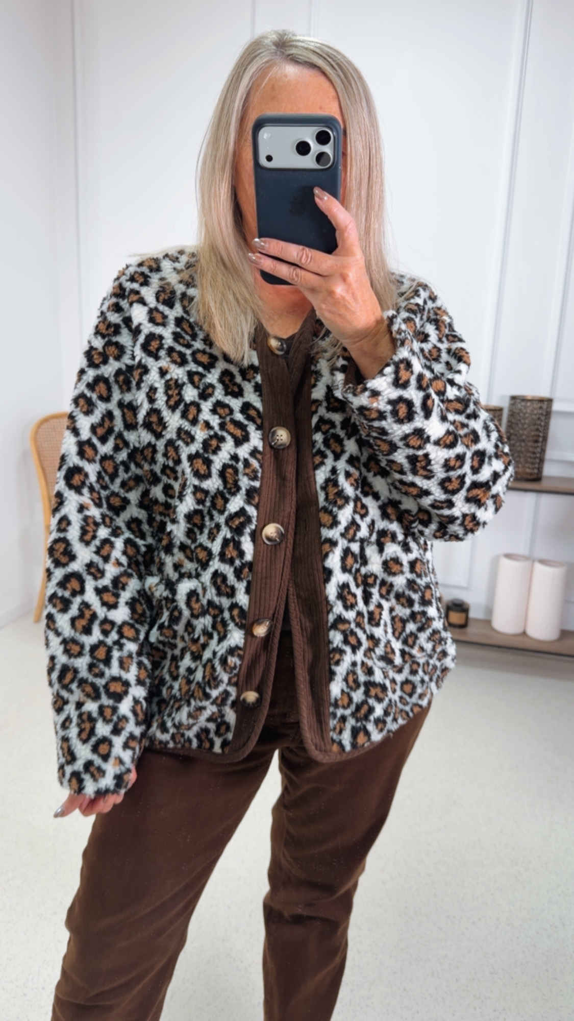 LEO TEDDY JACKE GLORIA 34-42 Made in Italy kurz geschnitten, detailreiche Knopfleiste