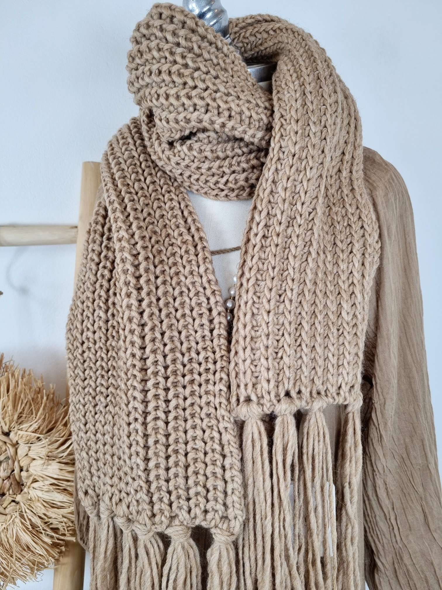EDLER SCHAL SCARF BELLADONNA CAMEL Made in Italy kuscheliger weicher Strick Schal Fransen EDLER SCHAL SCARF BELLADONNA CAMEL Made in Italy kuscheliger weicher Strick Schal Fransen