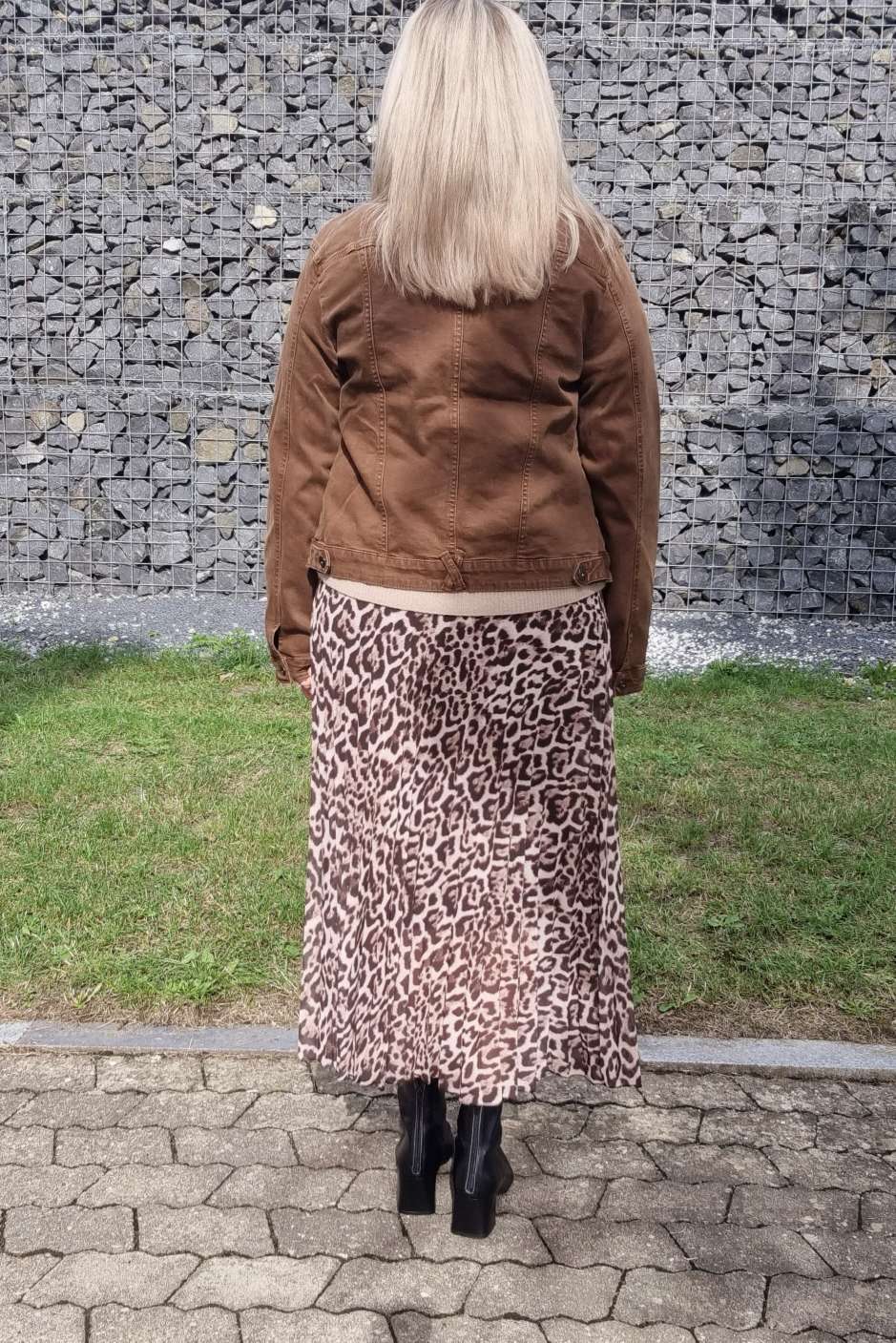 JEANS JACKE CHIARA BRAUN - VARIANTENARTIKEL Italy Style Denim Jeansjacke Trend Fashion Übergangsjacke Sommerjacke JEANS JACKE CHIARA BRAUN - VARIANTENARTIKEL Italy Style Denim Jeansjacke Trend Fashion Übergangsjacke Sommerjacke
