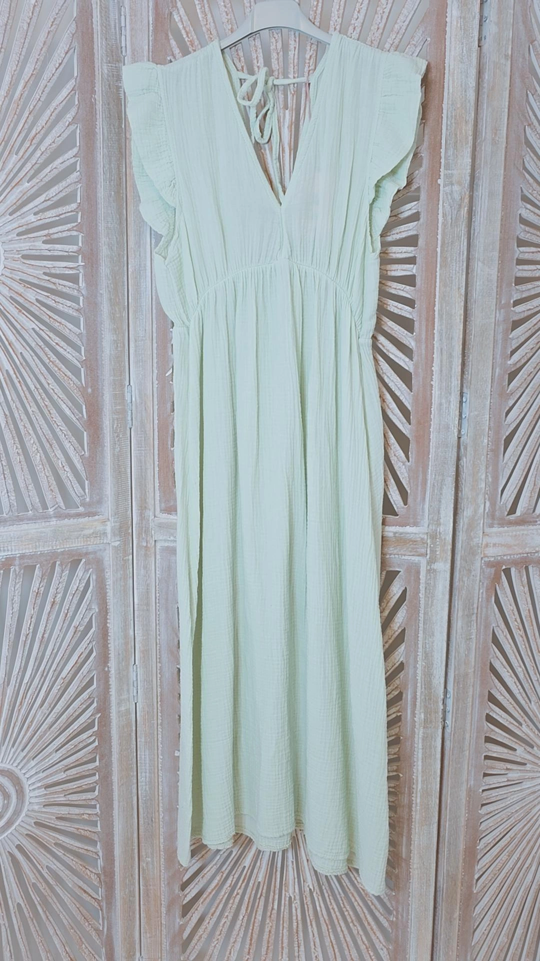LIGHT GREEN
