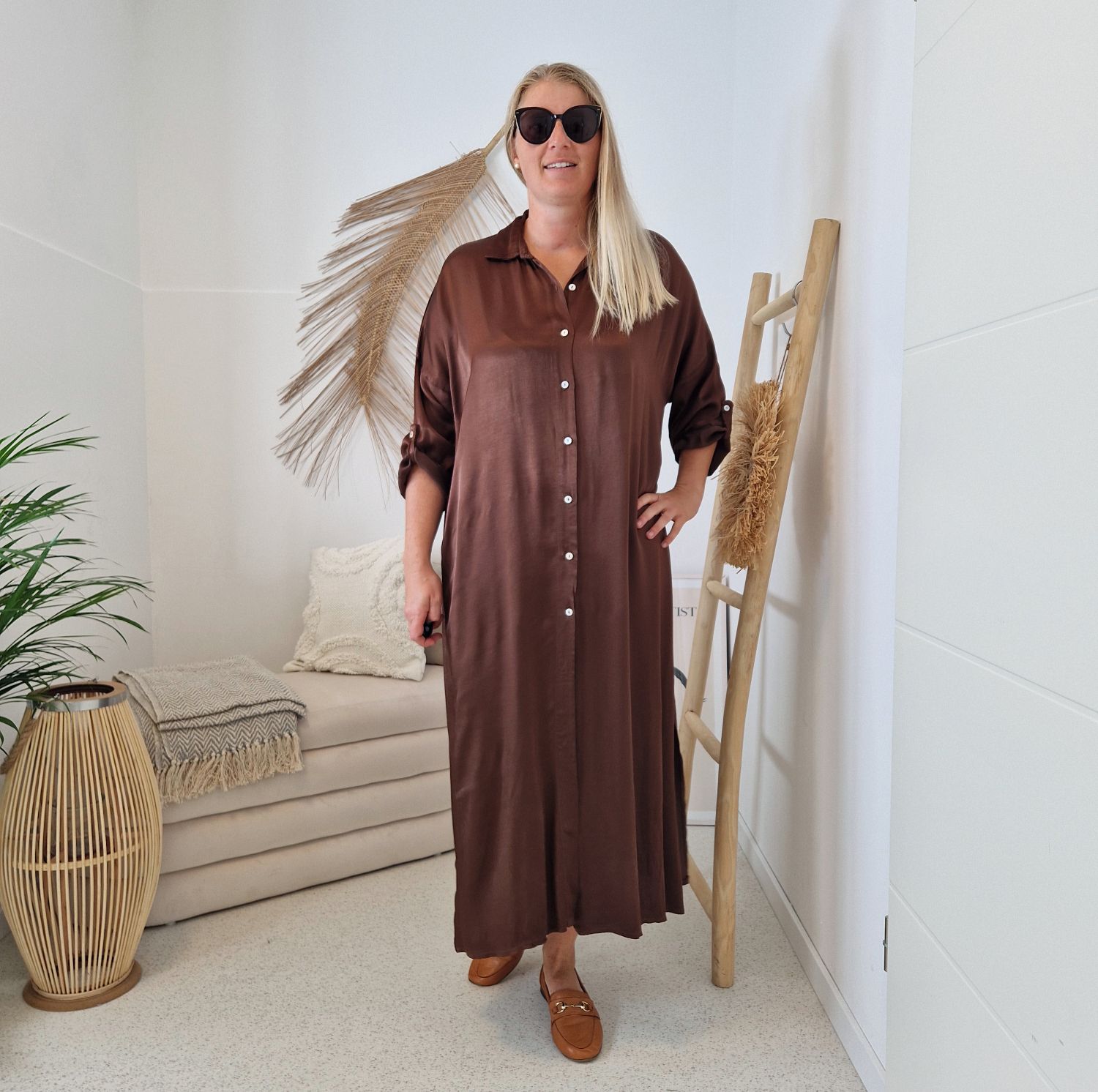 BLUSENKLEID NORA BRAUN 34-42/44 Made in Italy Oversize Maxi Kleid Mantel DRESS Satin Optik BLUSENKLEID NORA BRAUN 34-42/44 Made in Italy Oversize Maxi Kleid Mantel DRESS Satin Optik