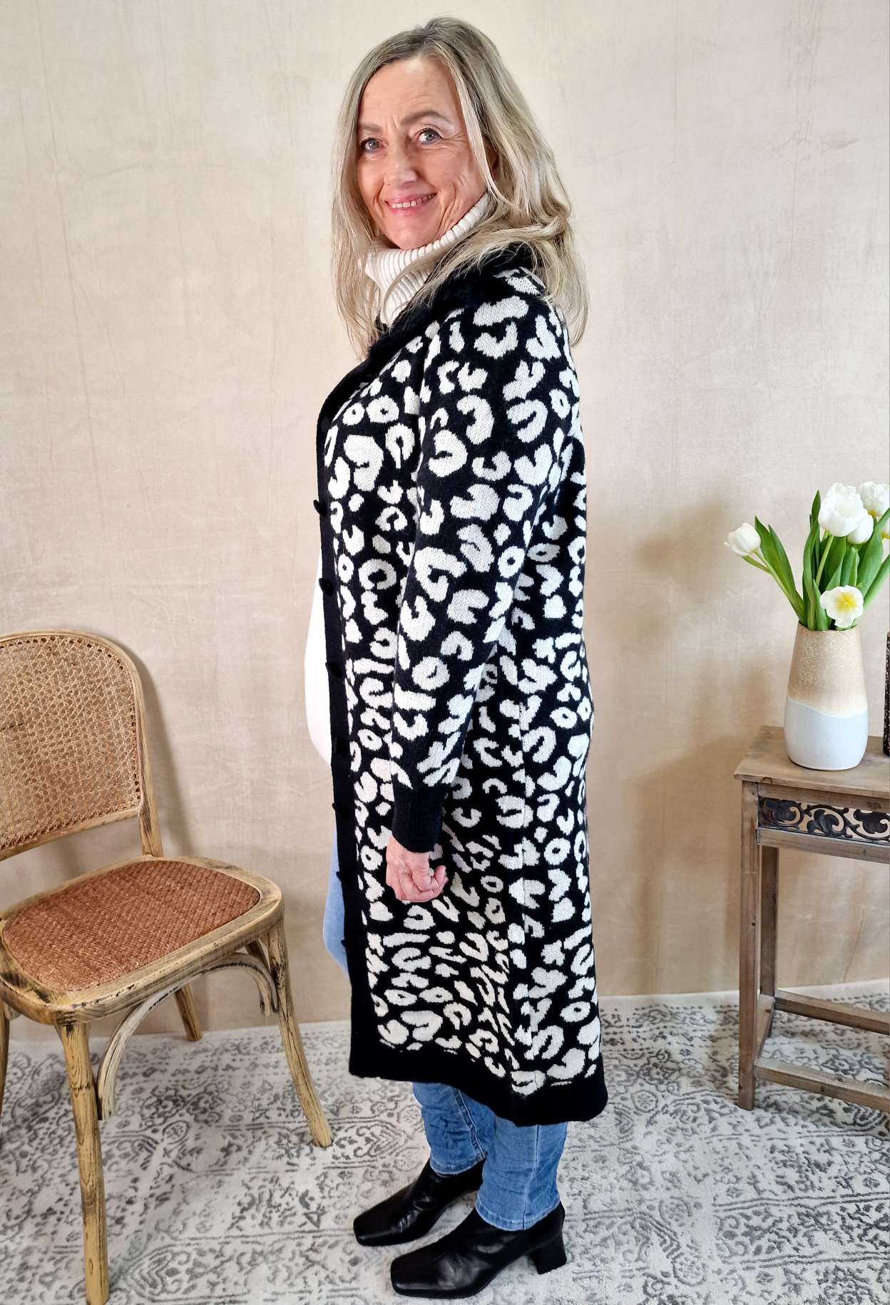 LUXURY KNIT COAT MIRINA LEO SCHWARZ 34-42 Strickmantel Mantel Cardigen Italy Kollektion LUXURY KNIT COAT MIRINA LEO SCHWARZ 34-42 Strickmantel Mantel Cardigen Italy Kollektion