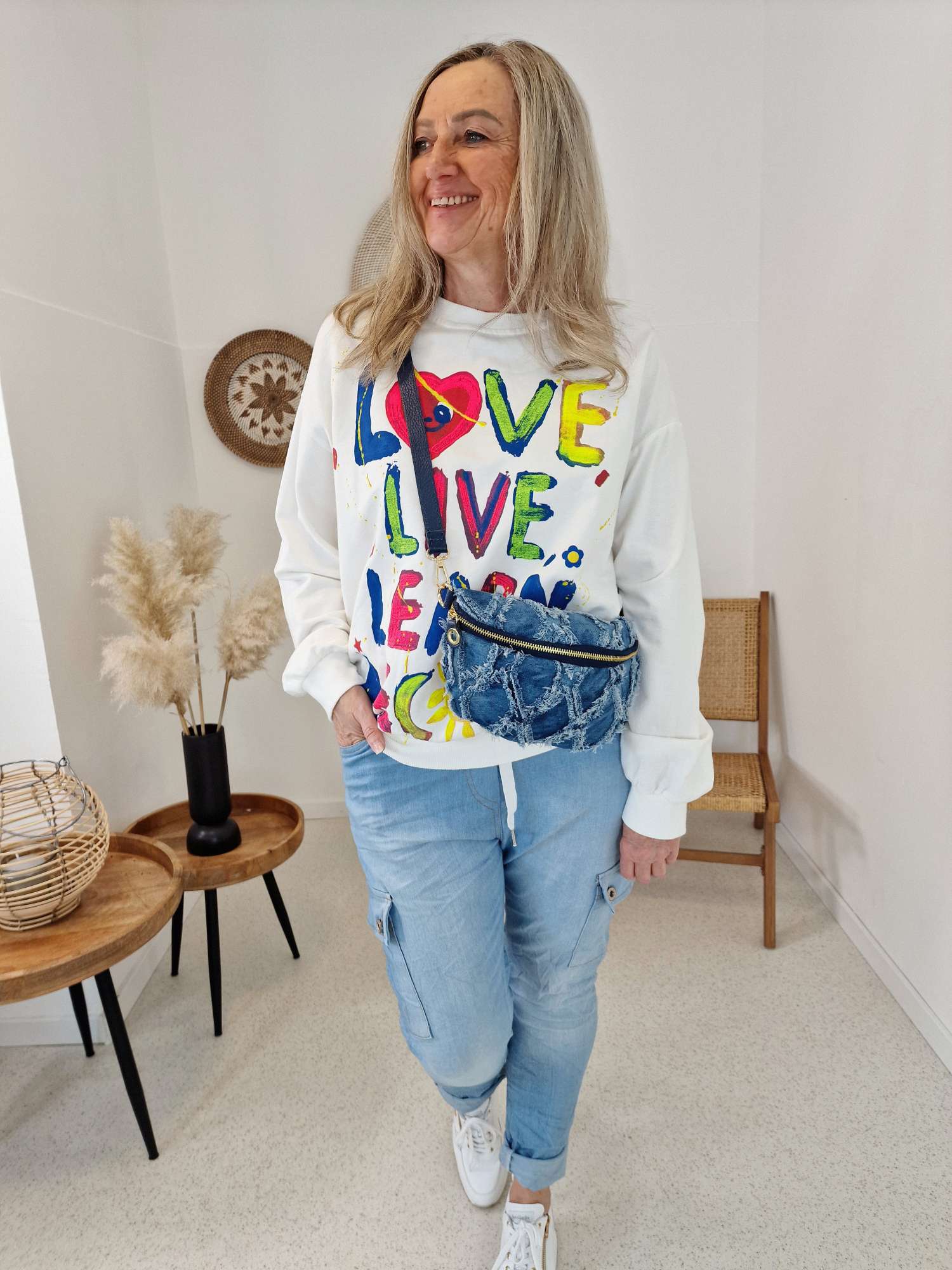 SWEATER BECOME NEON WEISS 34-42 Made in Italy Oversize Pullover Sweatshirt SWEATER BECOME NEON WEISS 34-42 Made in Italy Oversize Pullover Sweatshirt